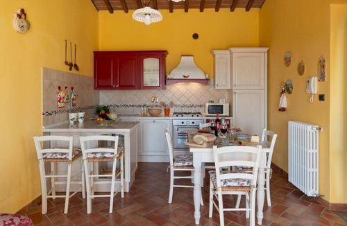 Volterra House | "Villa Peruccio - Schmuckstück in Volterra by Interhome