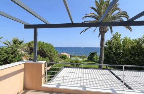 Les Issambres Villa | Villa pieds dans l'eau pour 10 personnes avec piscine, clim et Wi-Fi - FR-1-768-27