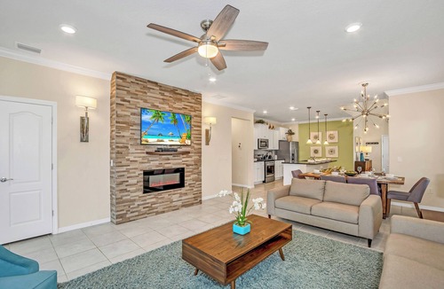 Loughman House | Villa! Private Pool & Game Room! Near Disney