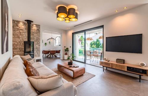 Prado - Republique Villa | Villa Quartier Oxford garden & pool in Cannes AC