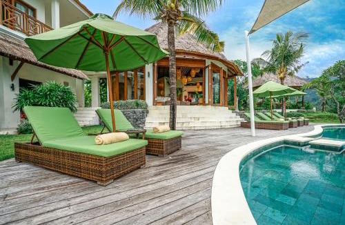 Kalibukbuk Villa | Villa Ravenala, Sumptuous 5BR Luxury Villa 10min away from Lovina in the North of Bali