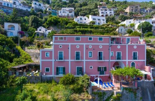 Praiano Apartment | Villa Red Moon Green garden
