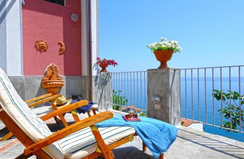 Praiano Apartment | Villa Red Moon Green garden