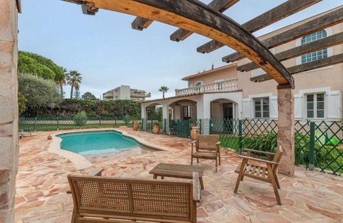 Saint-Laurent-du-Var Apartment | Villa REYOSAM, 6 chambres, Piscine & Hammam