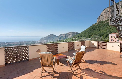 Piano di Sorrento Villa | Villa 'Rosaldo' with Sea View, Wi-Fi and Air Conditioning