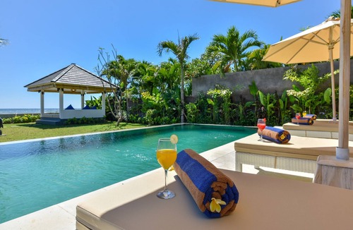 Lokapaksa Villa | Villa Saneva - Luxury 4 Bedroom Beachfront Villa