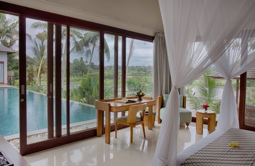 Kedewatan Hotel | Villa Santun
