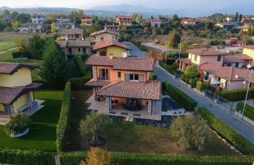 Moniga del Garda Villa | VILLA SISSI - RELAX e COMFORT IN CENTRO
