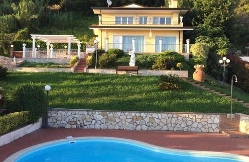 Corsanico Villa | Villa Sophia