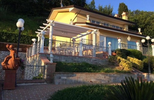 Corsanico Villa | Villa Sophia