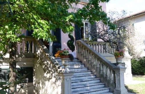 Lucca Historical Center Villa | villa storica fine '800, affacciata sulle fantastiche mura della città