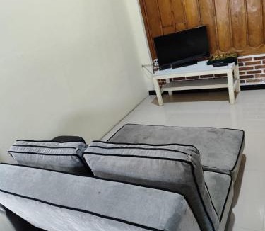 Sidomulyo Villa | Villa Strawberry Annisa Batu Malang