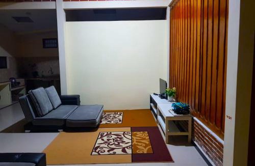 Sidomulyo Villa | Villa Strawberry Annisa Batu Malang