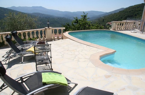 Bendejun Villa | Villa 'Stunning View' with Mountain View, Private Pool and Wi-Fi