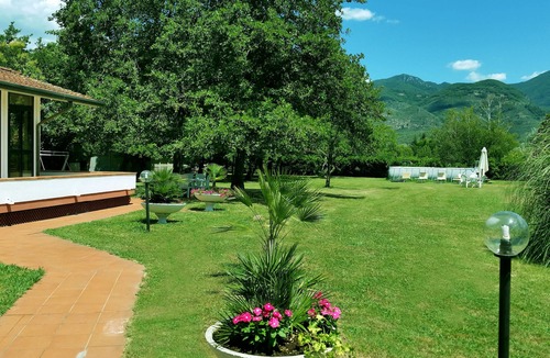 Pietrasanta Villa | Villa surrounded by greenery, 10 minutes from Forte dei Marmi and Viareggio. 3 km