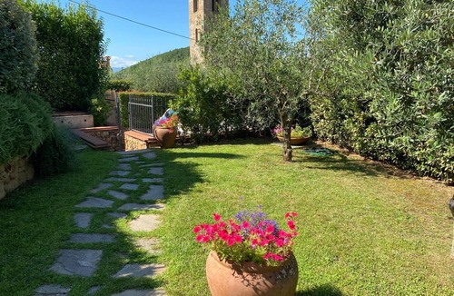 Pieve di Compito Villa | Villa Torre S.Andrea, large and typical rustic house with private pool and view