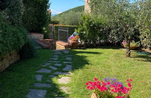 Pieve di Compito Villa | Villa Torre S.Andrea, large and typical rustic house with private pool and view