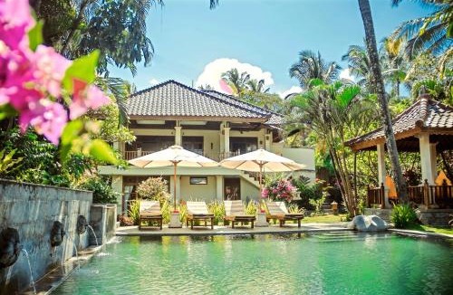 Banjartegehe Villa | Villa Tunjung- 3BR, infinity pool, staff