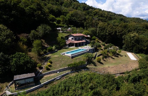 Civenna Villa | Villa Valentina by Rent All Como