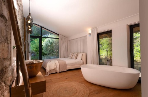 Civenna Villa | Villa Valentina by Rent All Como