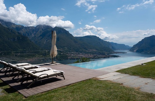 Civenna Villa | Villa Valentina by RentAllComo