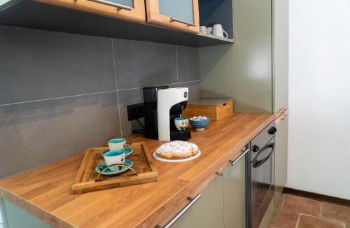 Serrungarina Apartment | Villa Valle 16 with pool and hill views