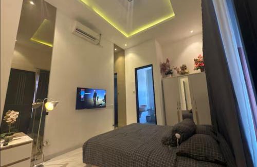 Surabaya House | Villa Velare 01 Dharmahusada Indah Galaxy Mall
