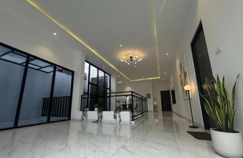 Surabaya House | Villa Velare 01 Dharmahusada Indah Galaxy Mall