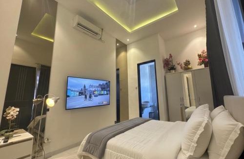 Surabaya House | Villa Velare 01 Dharmahusada Indah Galaxy Mall