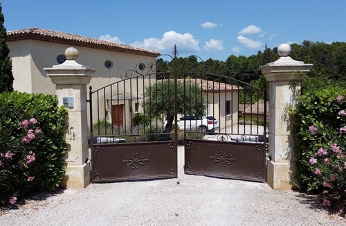 Montauroux Apartment | VILLA VERDI D AIR CONDITIONED APARTMENT WITH TERRACE AND PRIVATE GARDEN POOL