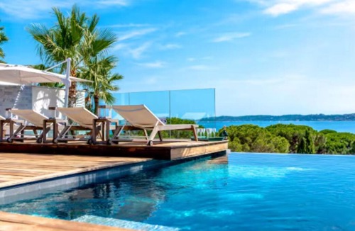 Sainte-Maxime Apartment | Villa Vista – Luxury Retreat with Panoramic Views of Saint-Tropez