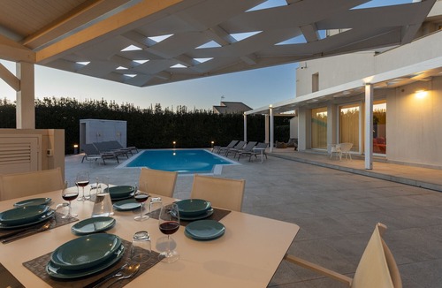 Casa Papa Villa | Villa White