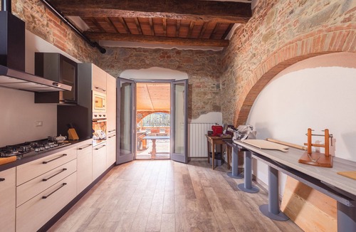 Marciano della Chiana Villa | Villa with swimming pool for more than 20 people