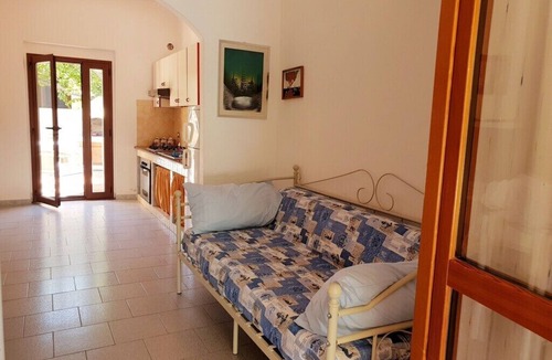 San Teodoro City Centre House | villa with garden and parking near the Cinta