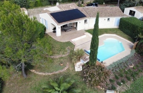 Bagnols-en-Foret Villa | Villa with heated private pool in Bagnols-en-Forêt