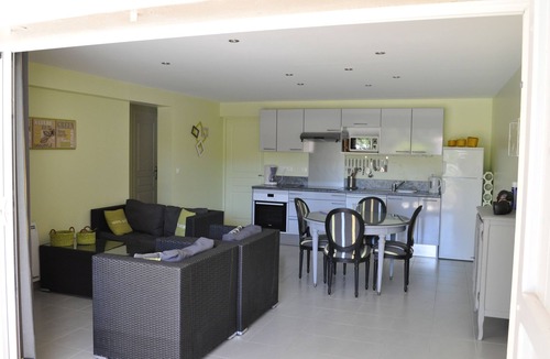 Boulouris-sur-Mer Villa | VILLA with swimming pool 1 to 14 pers near sea, 3 apartments