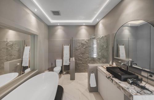 Petitenget Villa | Villa Xxtra - Luxury 4BR Villa - Sauna, Bar & Cold Plunge