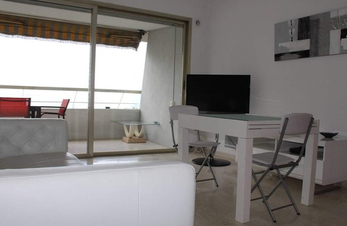Villeneuve Loubet Beach Apartment | Villeneuve-Loubet: Apartment with Terrace, Air Conditioning and Garage