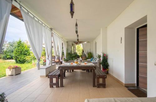 Puliciano Villa | Villino di Elena by VacaVilla