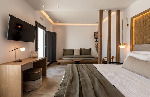 Akrotiri House | Vineyard Exclusive Suites