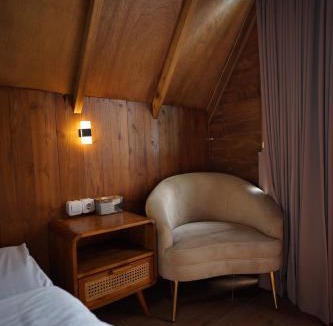 Tahunan Hotel | Vinn Villa, Coffee & Resto