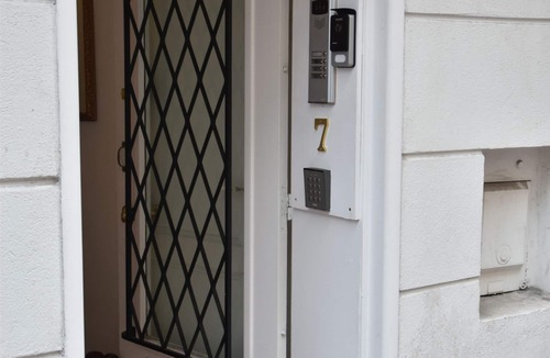 Cannes City Centre Apartment | Vintage Apartment few minutes from Palais des Festivals