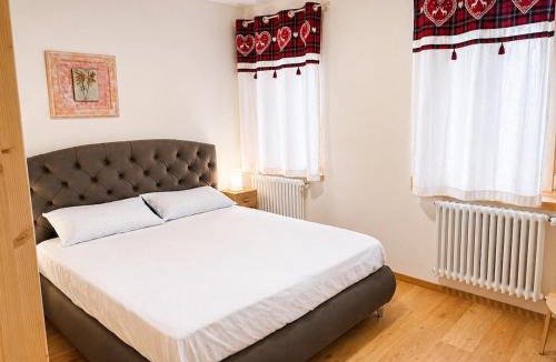Camporosso in Valcanale Apartment | Viola Betulla, Free Park and Ski room