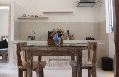 Sunset Road Apartment | VIP Green Studio Apartment Seminyak