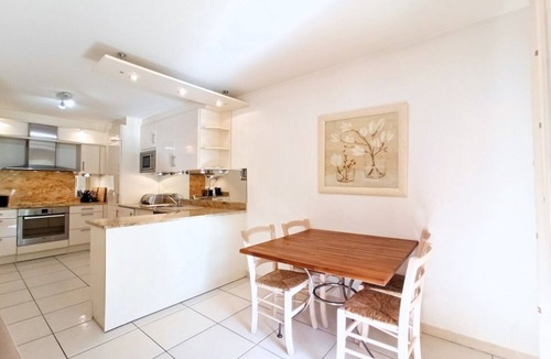 Cannes City Centre Apartment | Viva Riviera 2 Bedrooms with 2 terraces and swimming pool