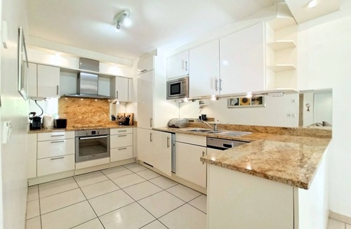 Cannes City Centre Apartment | Viva Riviera 2 Bedrooms with 2 terraces and swimming pool