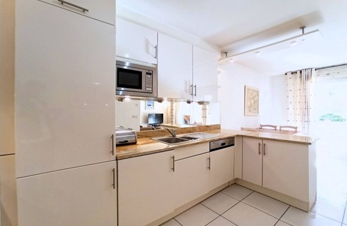 Cannes City Centre Apartment | Viva Riviera 2 Bedrooms with 2 terraces and swimming pool