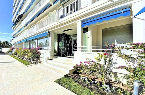 Pointe Croisette Apartment | Viva Riviera 3 Bedrooms 2 Bathrooms Croisette