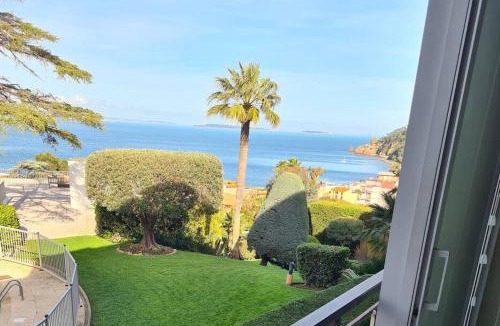 Theoule-sur-Mer Apartment | Vue baie à 5min de la plage 44m² avec parking