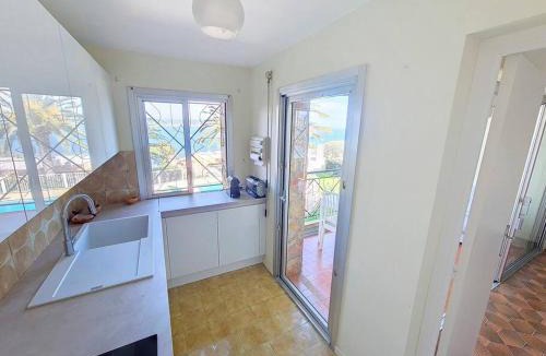 Theoule-sur-Mer Apartment | Vue baie à 5min de la plage 44m² avec parking